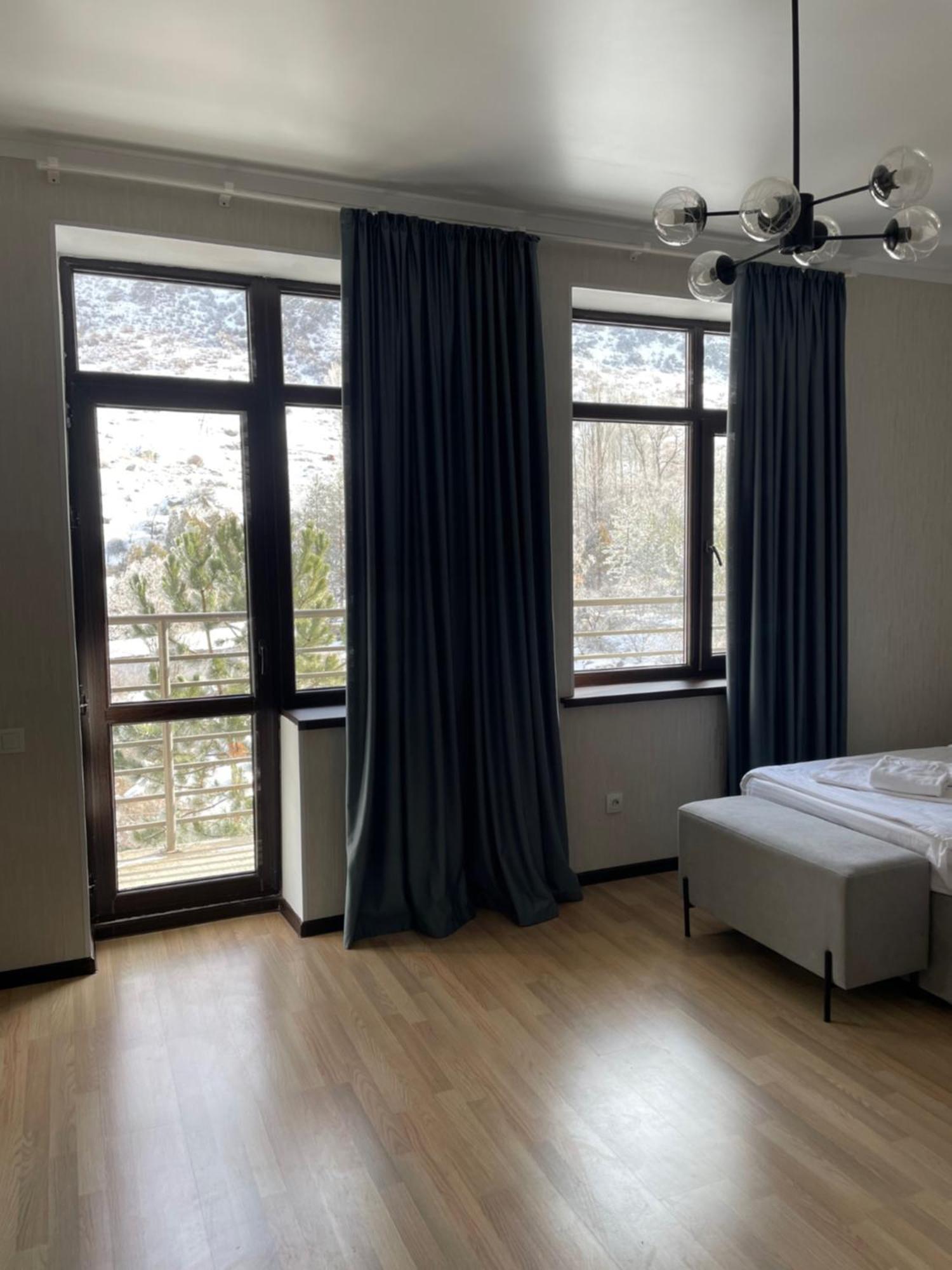 Issyk Ata Retreat Hotel Gorno-Serafimovka Екстериор снимка
